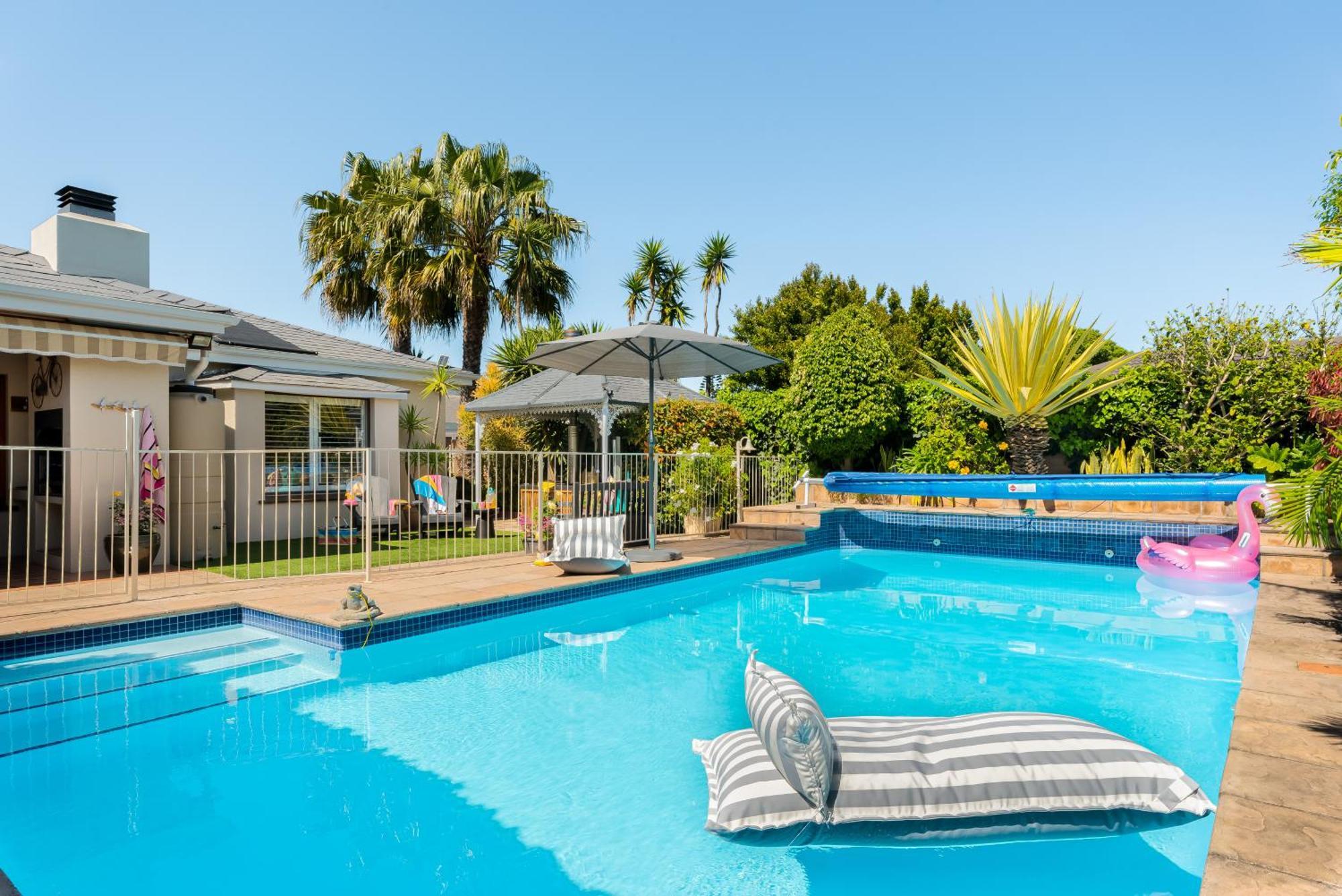 Meerendal Cottage-Affordable Luxury-Private Garden With Pool & Hot Tub Città del Capo Esterno foto