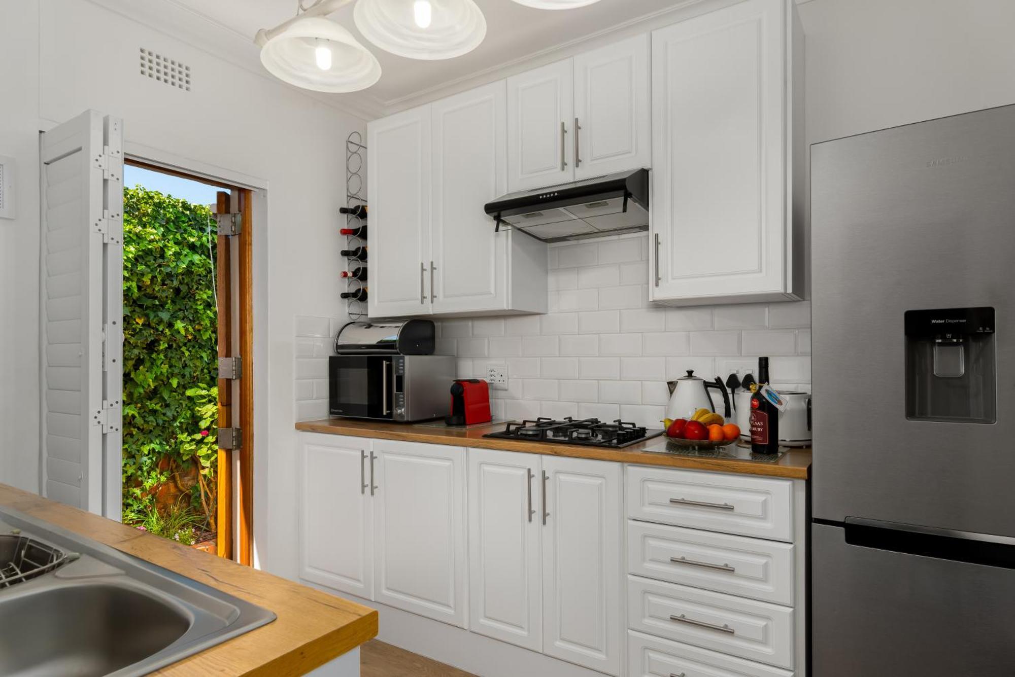 Meerendal Cottage-Affordable Luxury-Private Garden With Pool & Hot Tub Città del Capo Esterno foto