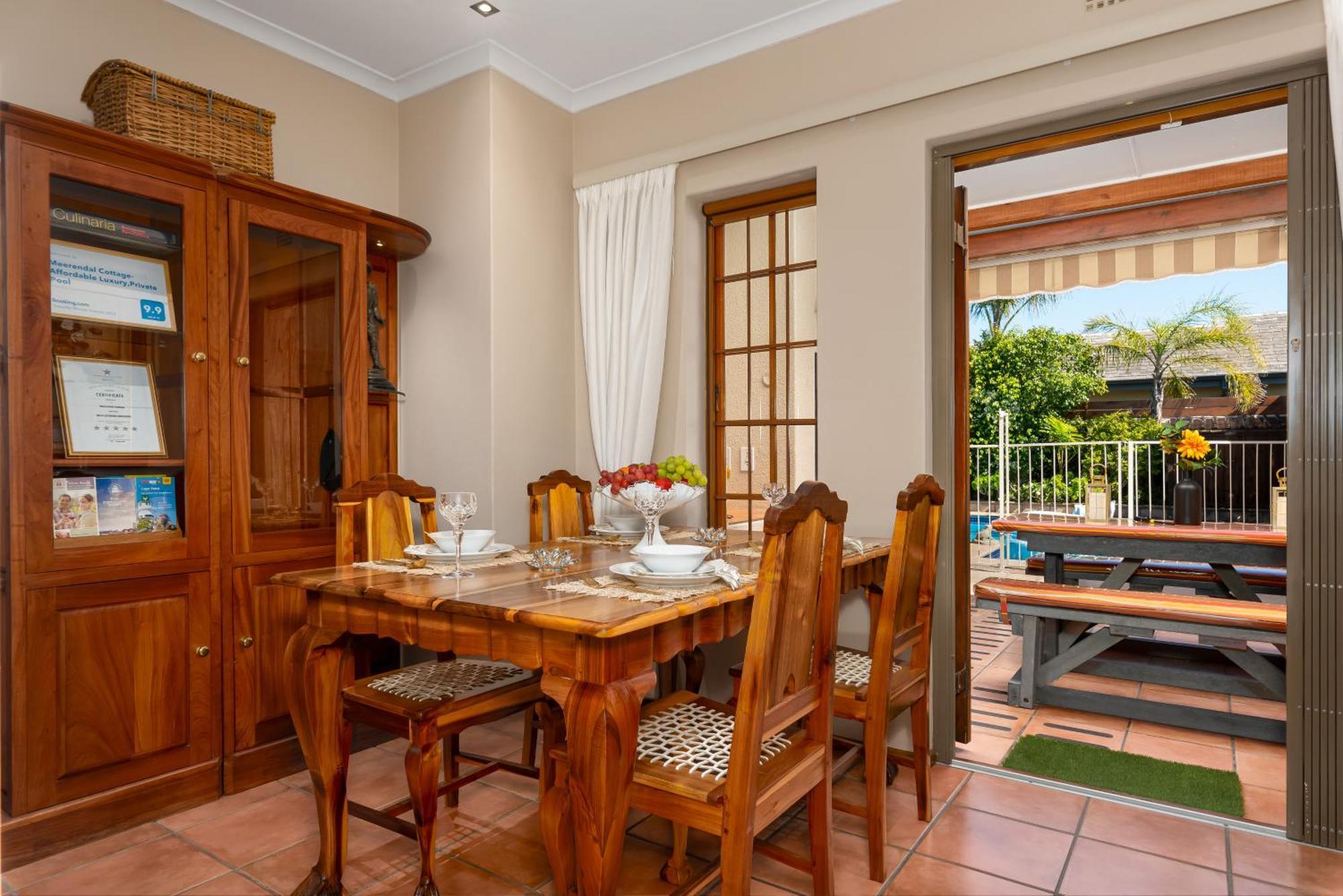 Meerendal Cottage-Affordable Luxury-Private Garden With Pool & Hot Tub Città del Capo Esterno foto