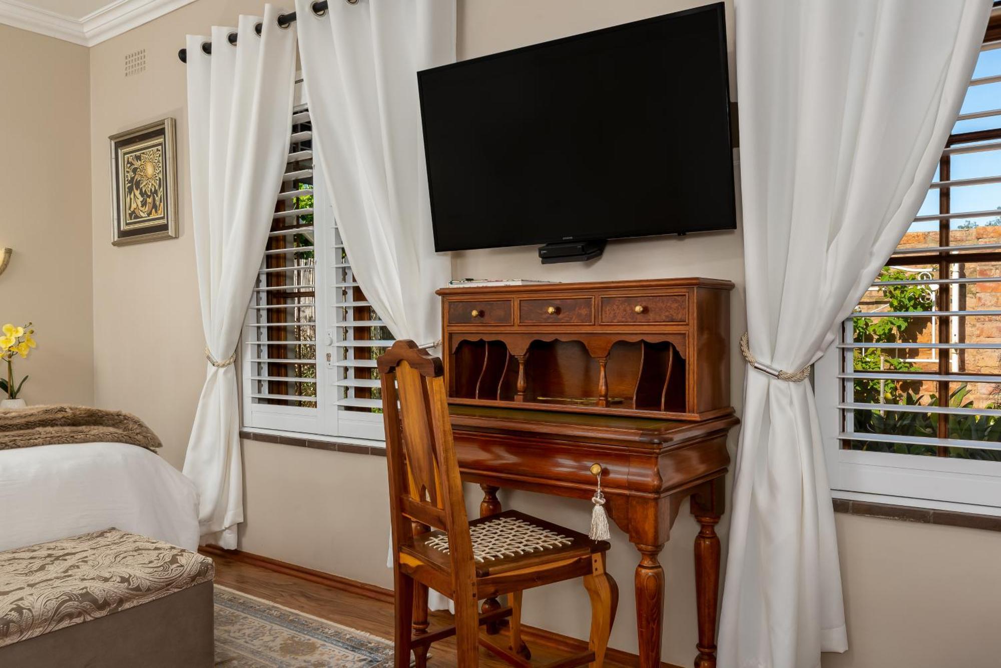 Meerendal Cottage-Affordable Luxury-Private Garden With Pool & Hot Tub Città del Capo Esterno foto